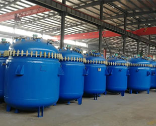 搪瓷反应釜生产现场